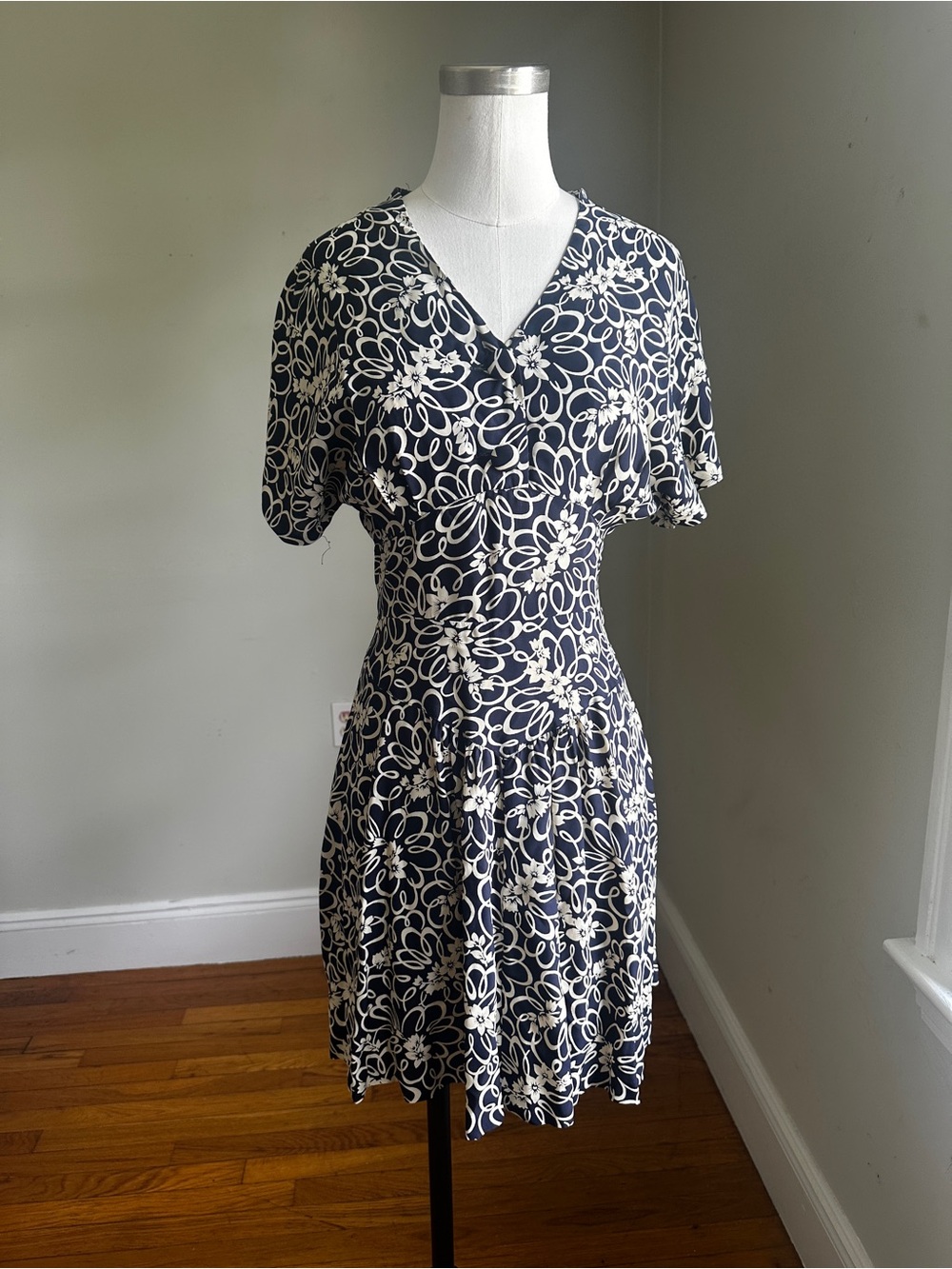 Vintage 1990s does 40s Banana Republic Navy and White Floral Dress